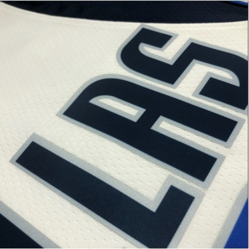 Men's Dallas Mavericks Luka Doncic #77 Nike White 2021/22 Swingman NBA Jersey - Icon Edition Men's Dallas Mavericks Luka Doncic #77 Nike White 2021/22 Swingman NBA Jersey - Icon Edition