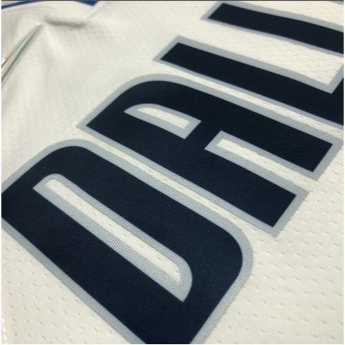 Men's Dallas Mavericks Luka Doncic #77 Nike White 2021/22 Swingman NBA Jersey - Icon Edition Men's Dallas Mavericks Luka Doncic #77 Nike White 2021/22 Swingman NBA Jersey - Icon Edition