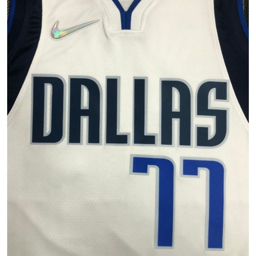 Men's Dallas Mavericks Luka Doncic #77 Nike White 2021/22 Swingman NBA Jersey - Icon Edition Men's Dallas Mavericks Luka Doncic #77 Nike White 2021/22 Swingman NBA Jersey - Icon Edition
