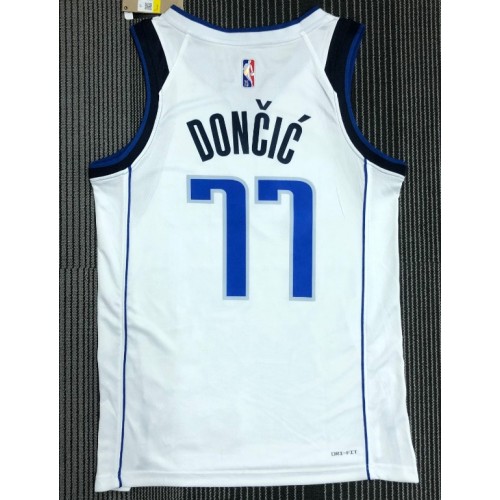 Men's Dallas Mavericks Luka Doncic #77 Nike White 2021/22 Swingman NBA Jersey - Icon Edition Men's Dallas Mavericks Luka Doncic #77 Nike White 2021/22 Swingman NBA Jersey - Icon Edition
