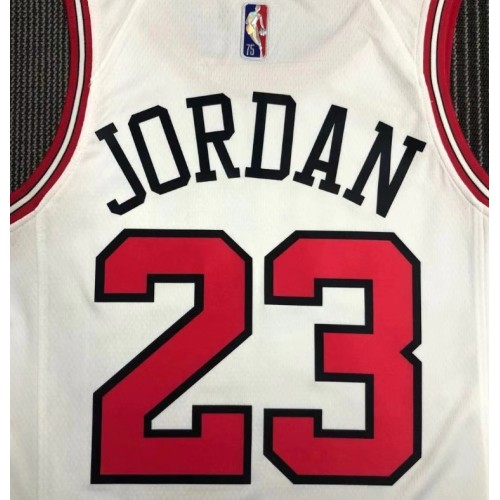 Men's Chicago Bulls Michael Jordan #23 Nike White 2021/22 Swingman NBA Jersey - Icon Edition Men's Chicago Bulls Michael Jordan #23 Nike White 2021/22 Swingman NBA Jersey - Icon Edition