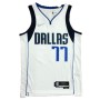 Men's Dallas Mavericks Luka Doncic #77 Nike White 2021/22 Swingman NBA Jersey - Icon Edition Men's Dallas Mavericks Luka Doncic #77 Nike White 2021/22 Swingman NBA Jersey - Icon Edition