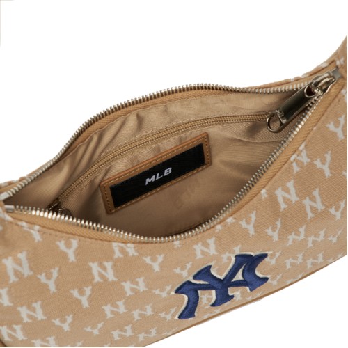 MONOGRAM JACQUARD HOBO BAG NEW YORK YANKEES MONOGRAM JACQUARD HOBO BAG NEW YORK YANKEES