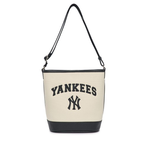 Varsity Basic Canvas Bucket Bag NEW YORK YANKEES Varsity Basic Canvas Bucket Bag NEW YORK YANKEES