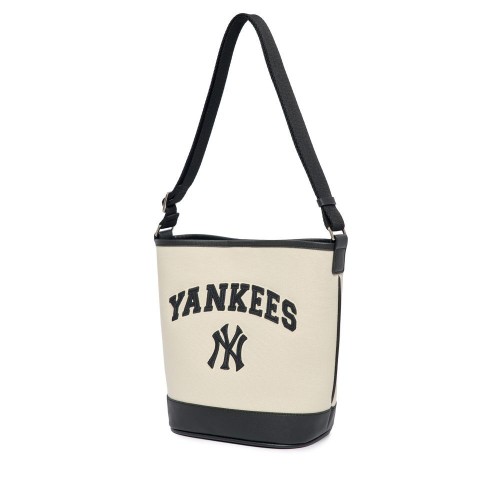 Varsity Basic Canvas Bucket Bag NEW YORK YANKEES Varsity Basic Canvas Bucket Bag NEW YORK YANKEES