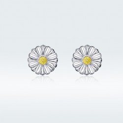 Daisy Flower Stud Earrings