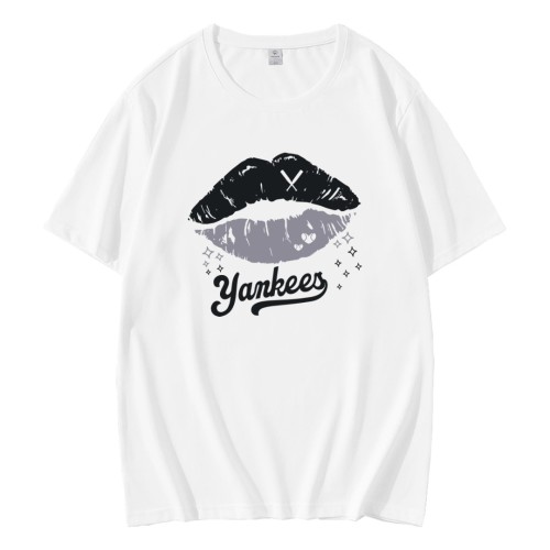 Funny Lips Yankees Baseball Team   T-Shirt